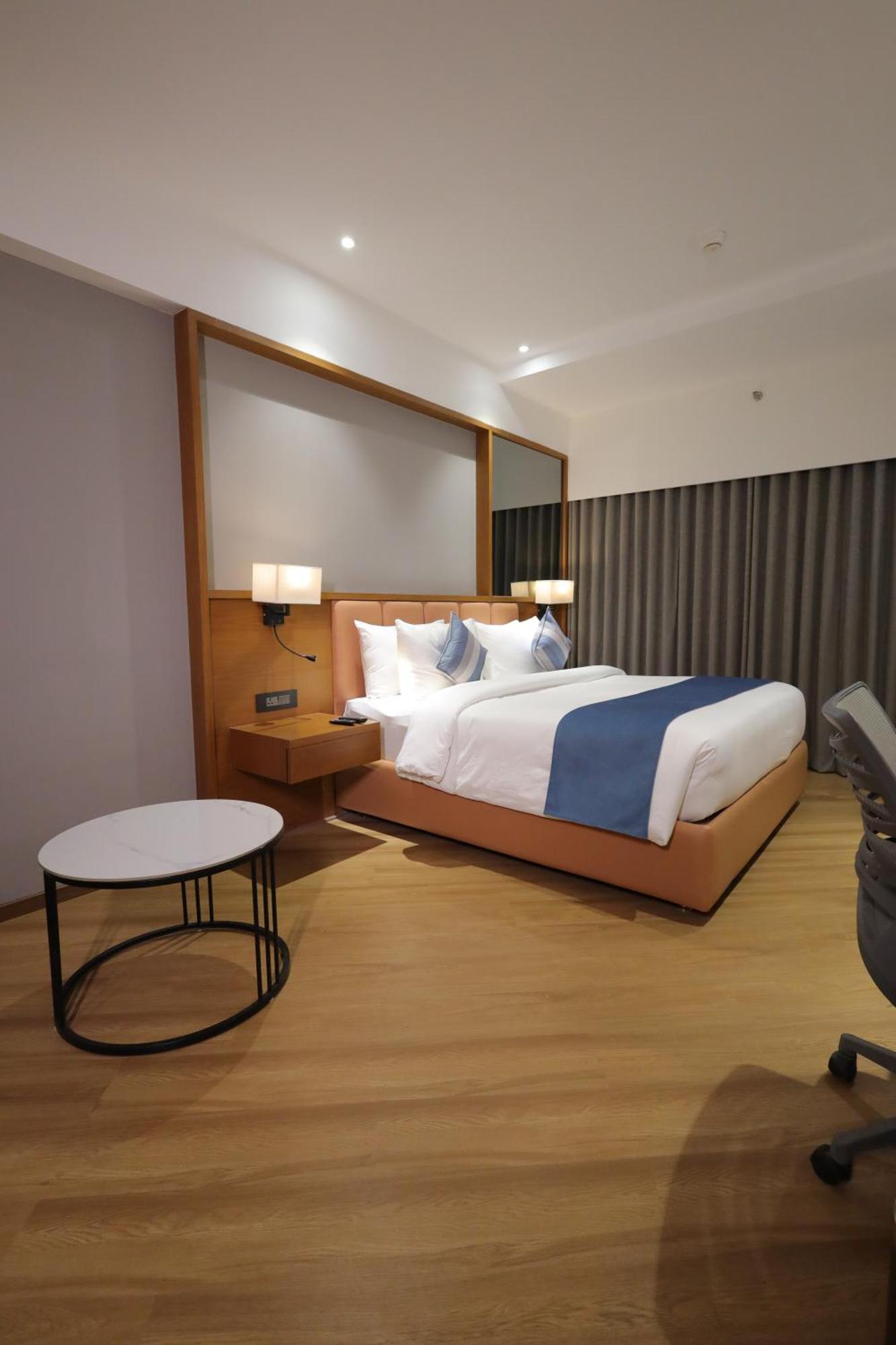 Ramada Encore By Wyndham Viramgam Exterior foto