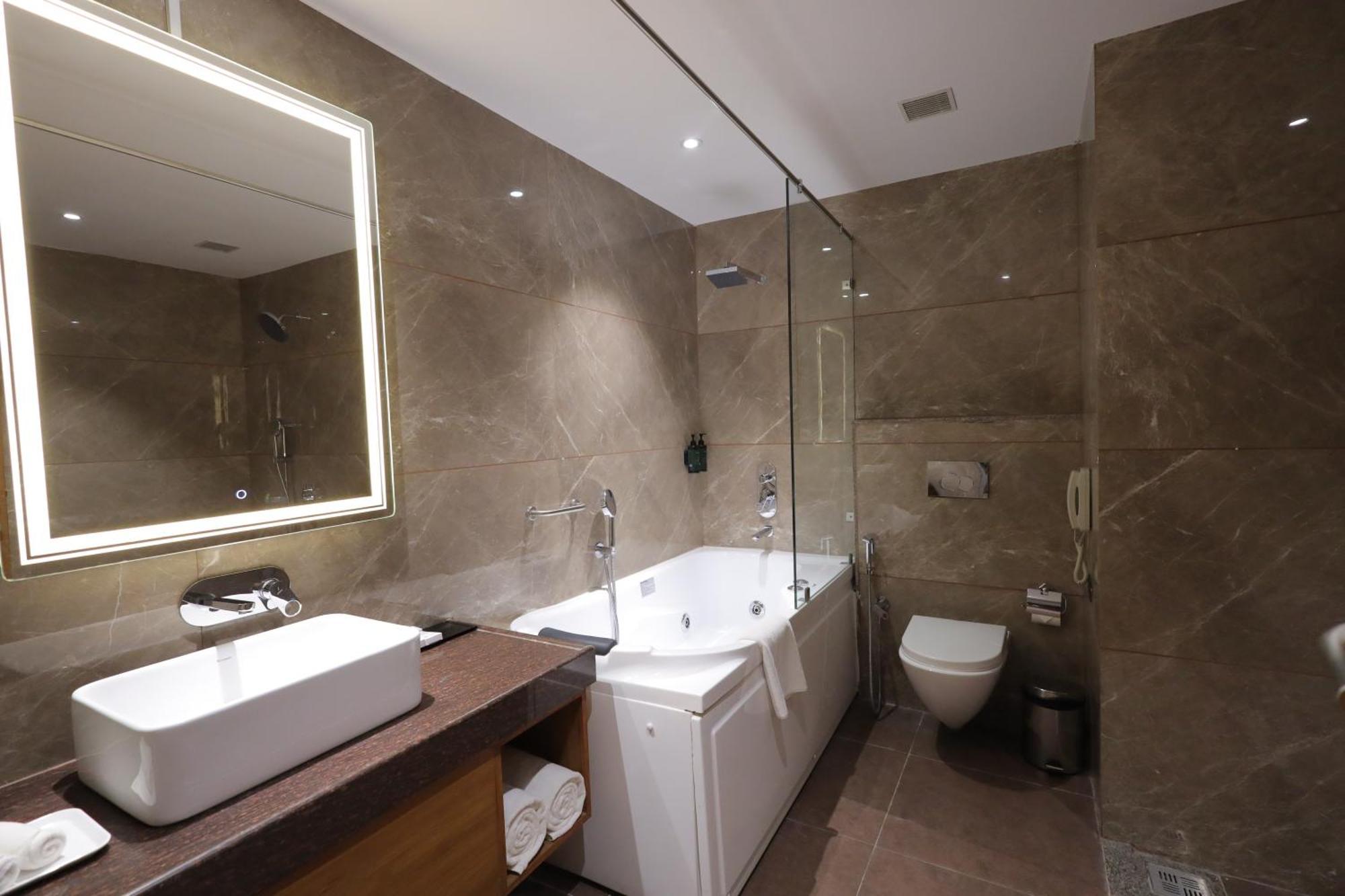 Ramada Encore By Wyndham Viramgam Exterior foto