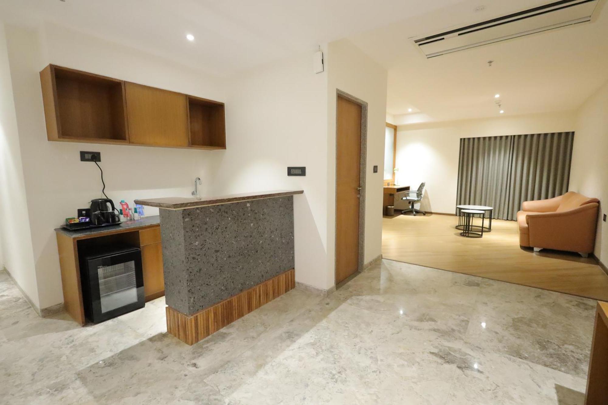 Ramada Encore By Wyndham Viramgam Exterior foto
